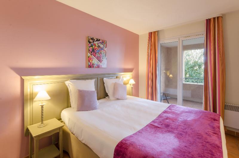 Pierre & Vacances Hotel Du Golf De Pont Royal En Provence Mallemort Ngoại thất bức ảnh